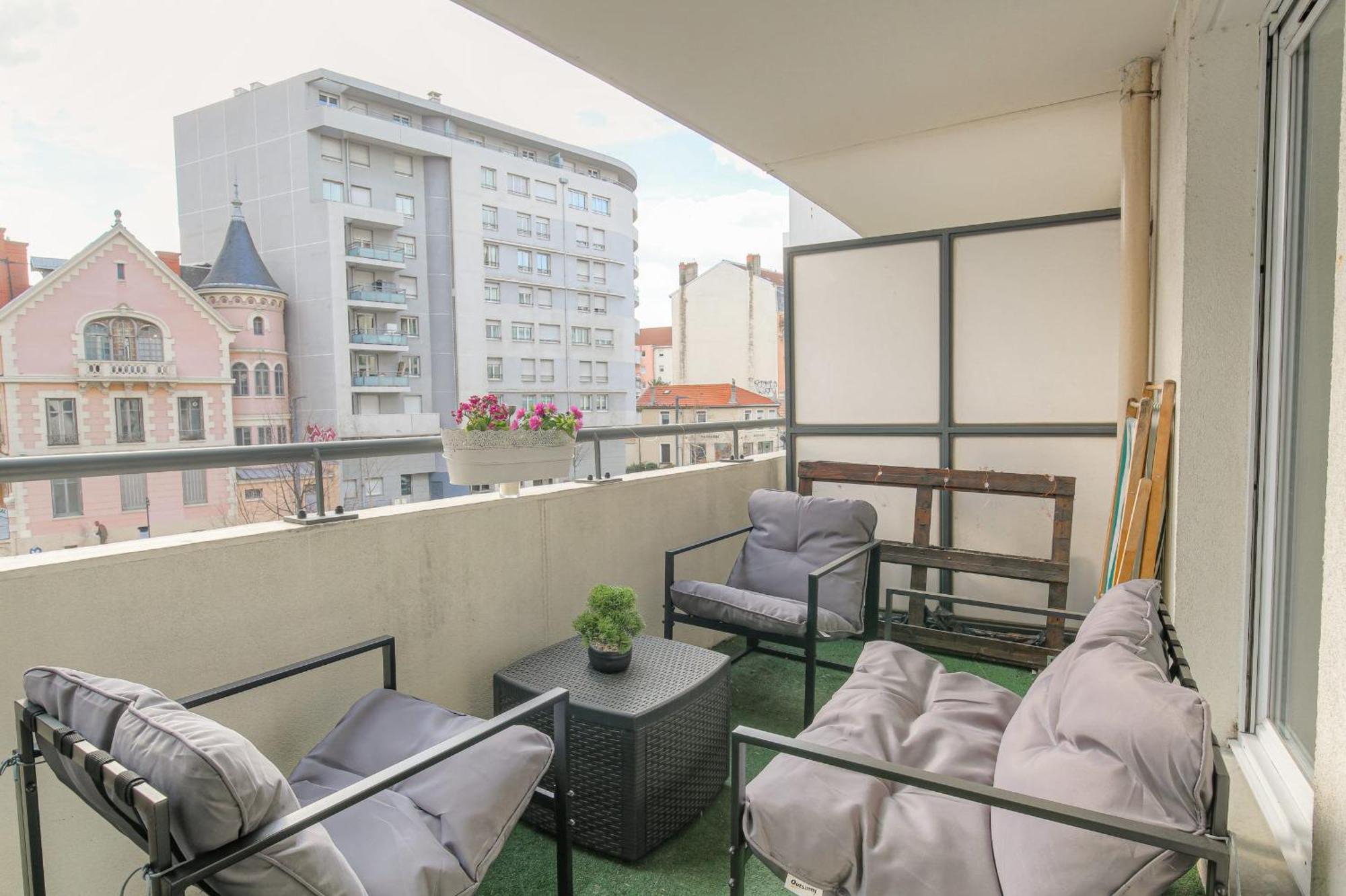 Апартаменти Fonctionnel Et Calme Avec Parking Gratuit Віллербанн Екстер'єр фото